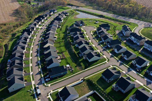 تراجع حاد لمبيعات المساكن القائمة في أمريكا خلال مارس بنسبة 4.3%