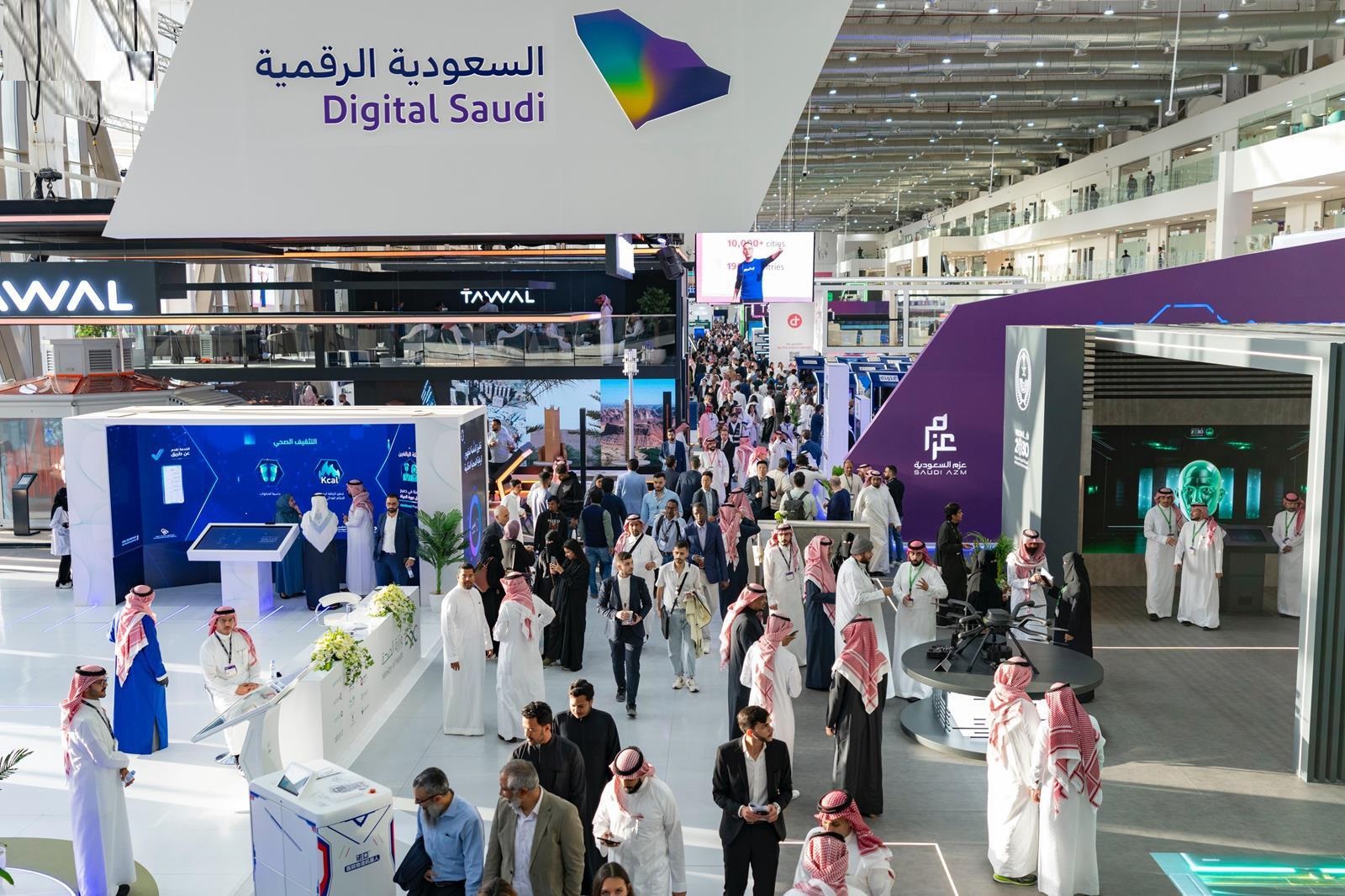 جاء 50 ألف زائر من خارج السعودية إلى الرياض لحضور مؤتمر ليب. المصدر: واس