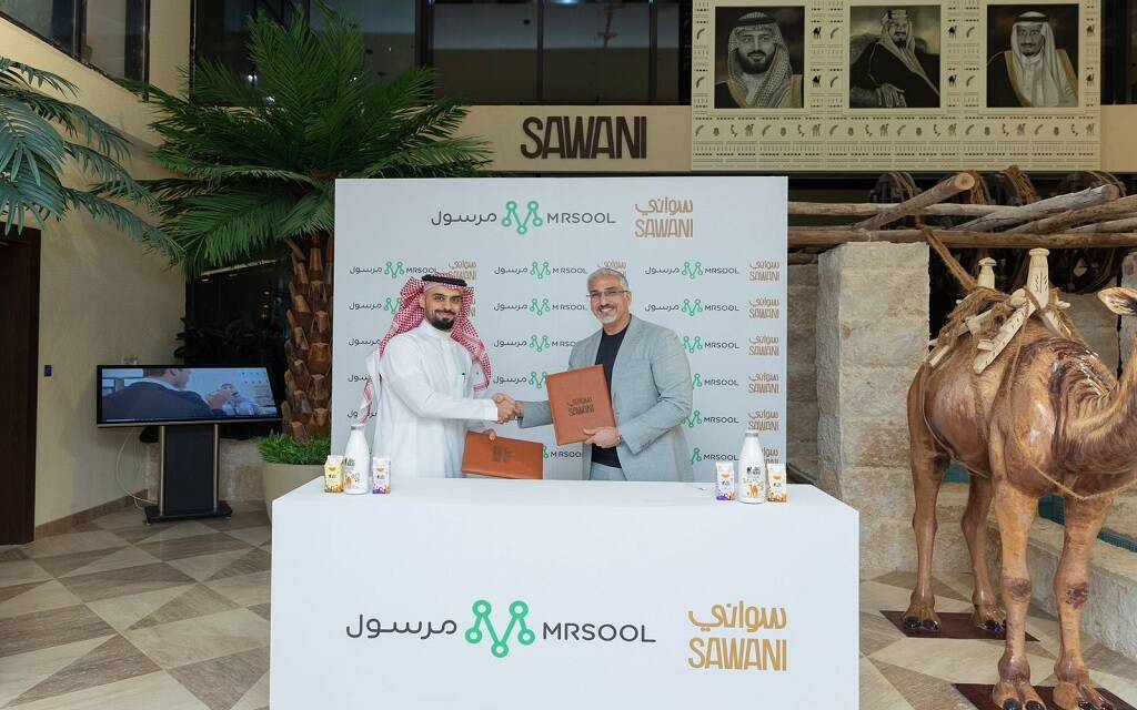 جانب من توقيع الاتفاقية بين شركة "سواني" وتطبيق "مرسول". "واس"