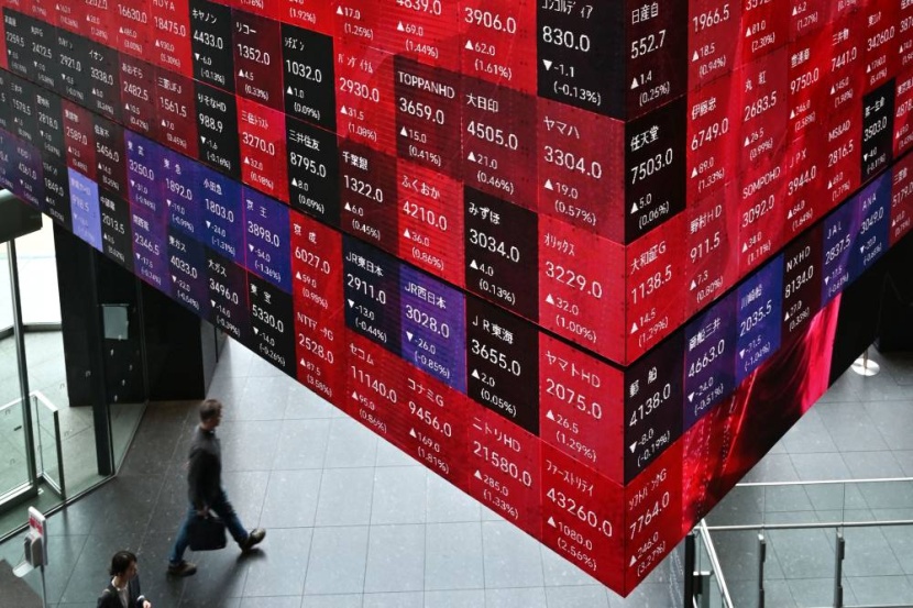 "نيكاي" يصعد مقتفيا أثر وول ستريت بدعم قطاع الخدمات المالية