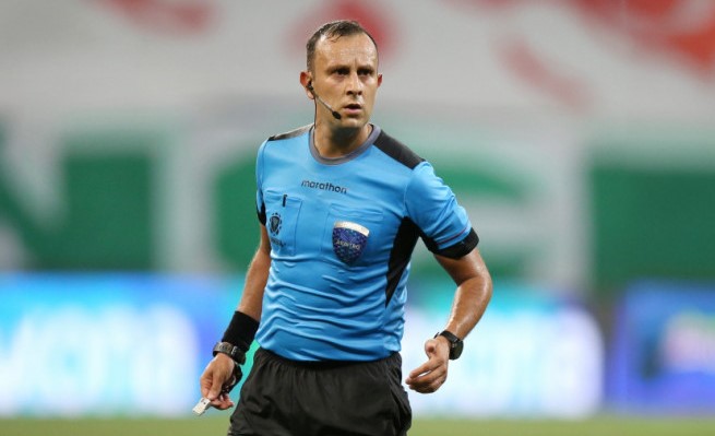 تكليف الحكم الأرجنتيني داريو هيريرا بإدارة نهائي كأس خادم الحرمين الشريفين.