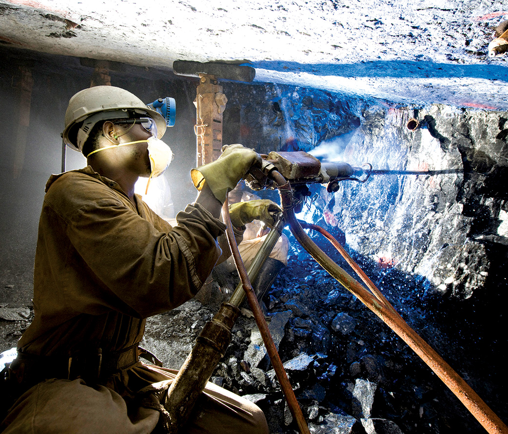 تضمنت التصنيفات الواردة بالتقييم تحسن تقييم السعودية في مؤشر التراخيص التعدينية.