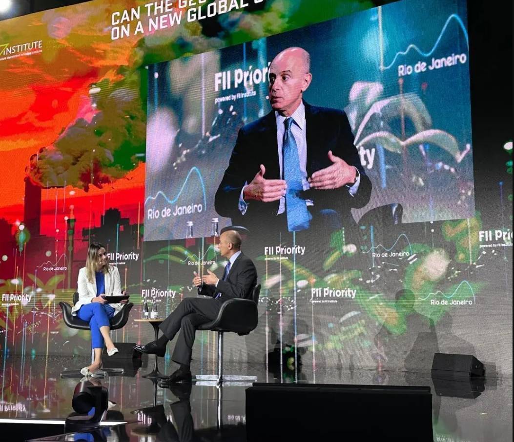 وزير الدولة للشؤون الخارجية: البترول سيكون جزءاً من مصادر الطاقة لعدة عقود