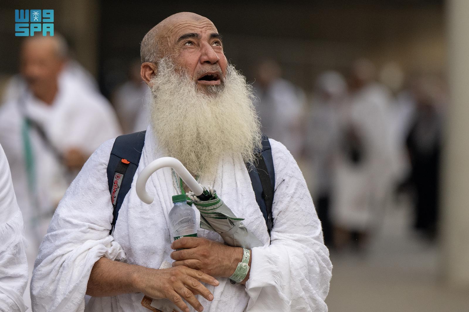 الحجاج يفدون إلى منى لقضاء يوم التروية