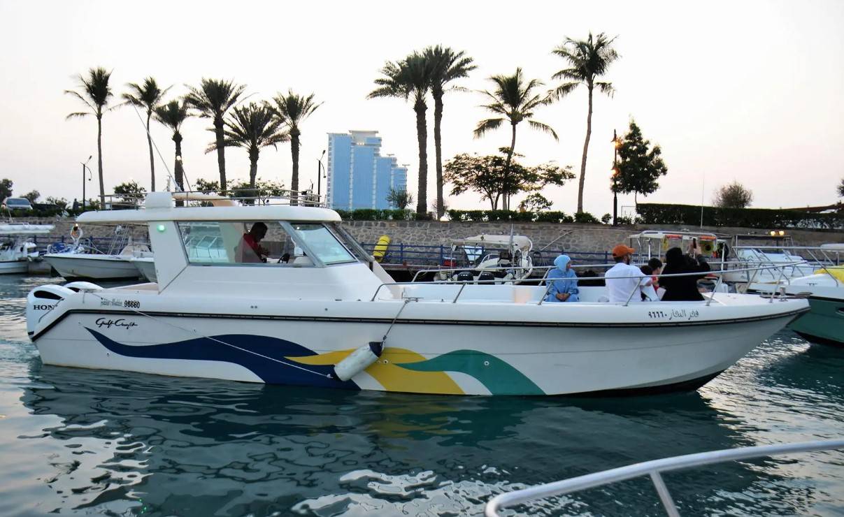 طبيعة ساحرة وملاذ للسياح في شاطئ شرم أبحر بجدة