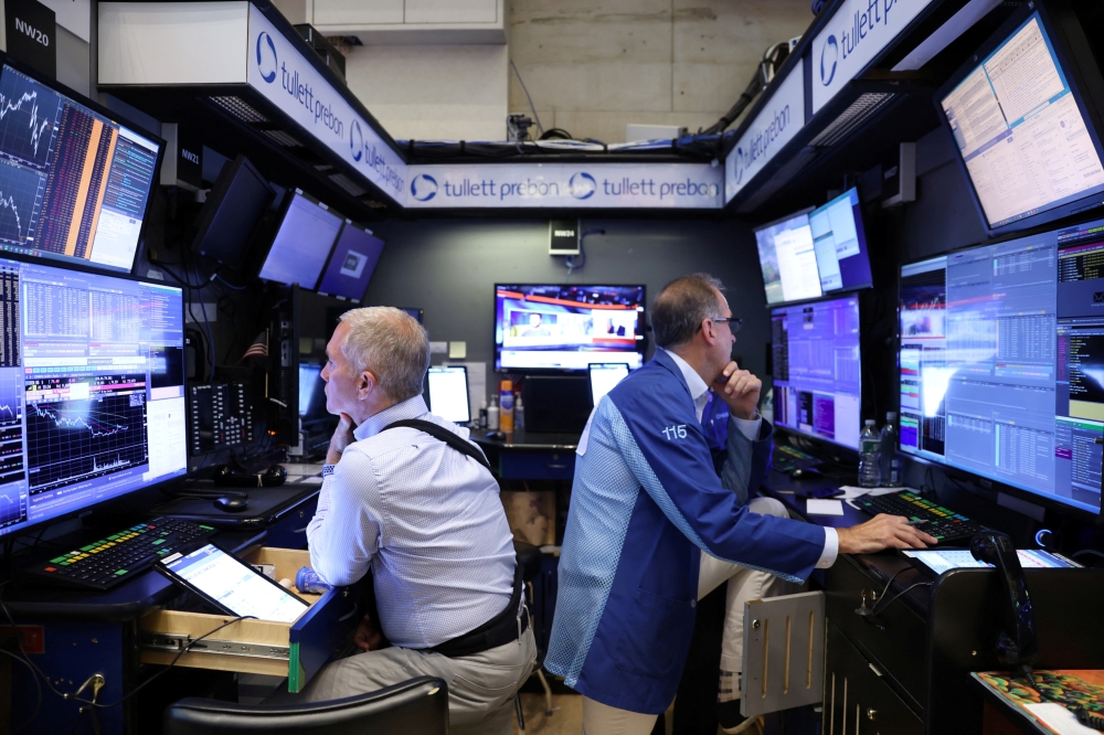 مؤشرات الأسهم الأمريكية تغلق على تراجع .. وداو جونز الصناعي يهبط 0.2 %