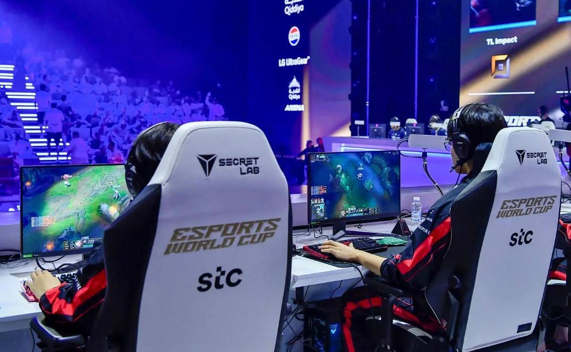 فريق تي1 الكوري فاز بـ 400 ألف دولار بينما حصل  فريق فالكونز السعودي على 200 ألف دولار. "واس"