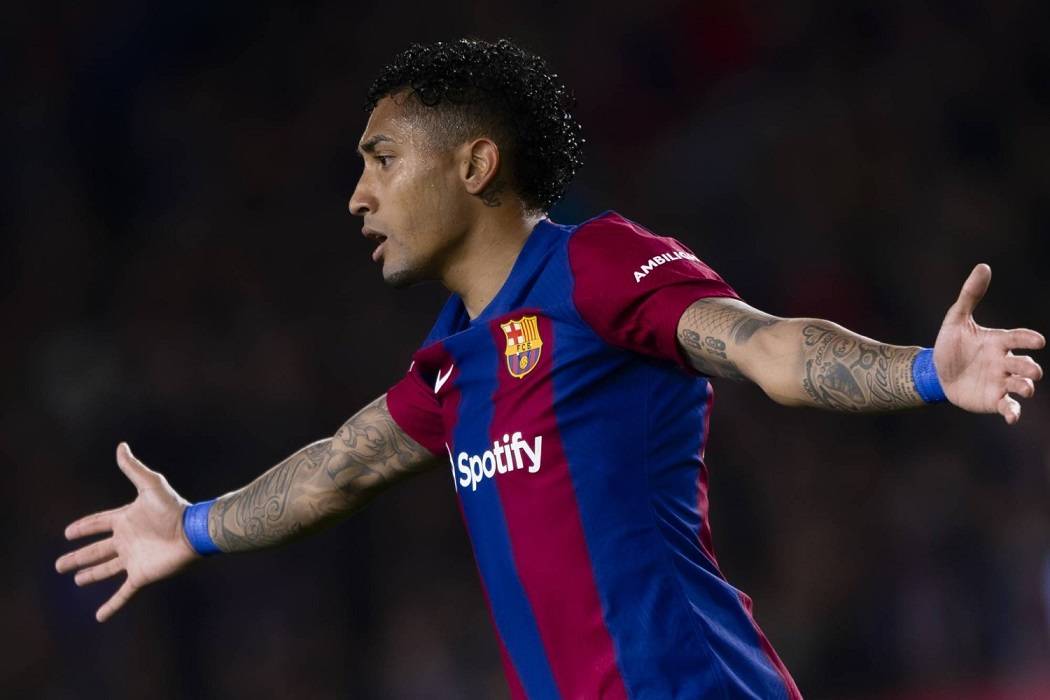 100 مليون يورو من النصر للتعاقد مع رافينيا .. برشلونة يتمسك باللاعب