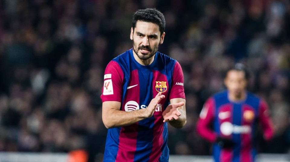 جوندوجان يفكر في العودة إلى مانشستر سيتي. (رويترز)