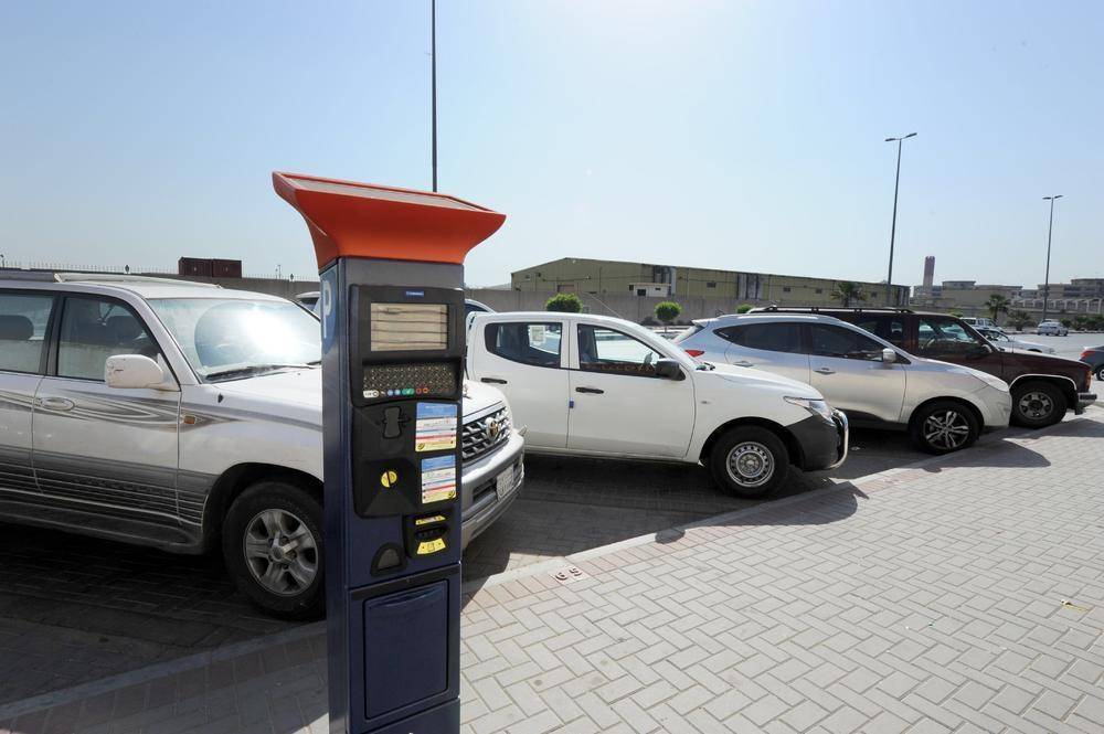 يمكن للراغبين الاستفادة من حجز المواقف في 12 منطقة في العاصمة الرياض.