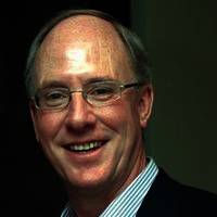 كريس إينيس هوبكنز المدير التنفيذي البريطاني في مجلس الأعمال السعودي - البريطاني.