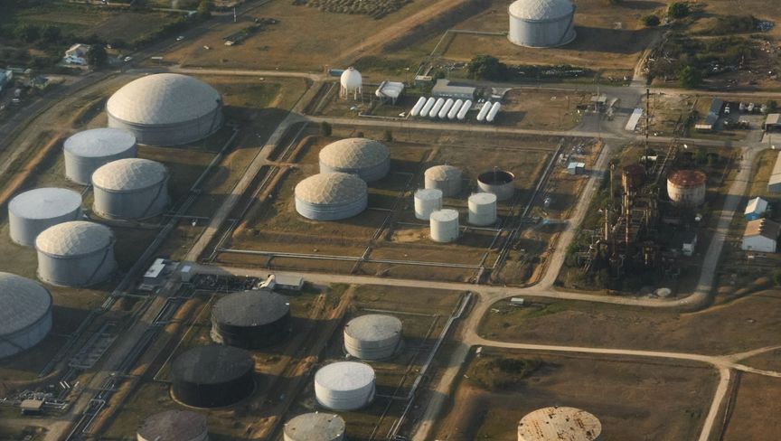 صهاريج التخزين في محطة شركة (West Indies Oil Company) في سانت جونز، سانت جون باريش، أنتيغوا - بلومبرغ