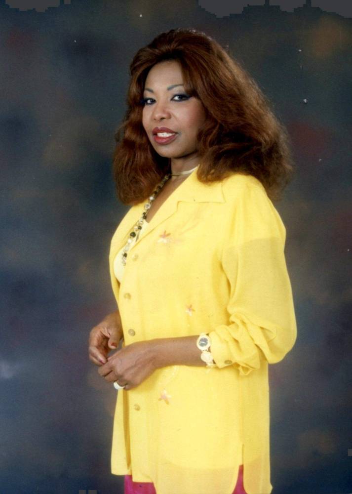 المطربة السعودية عتاب