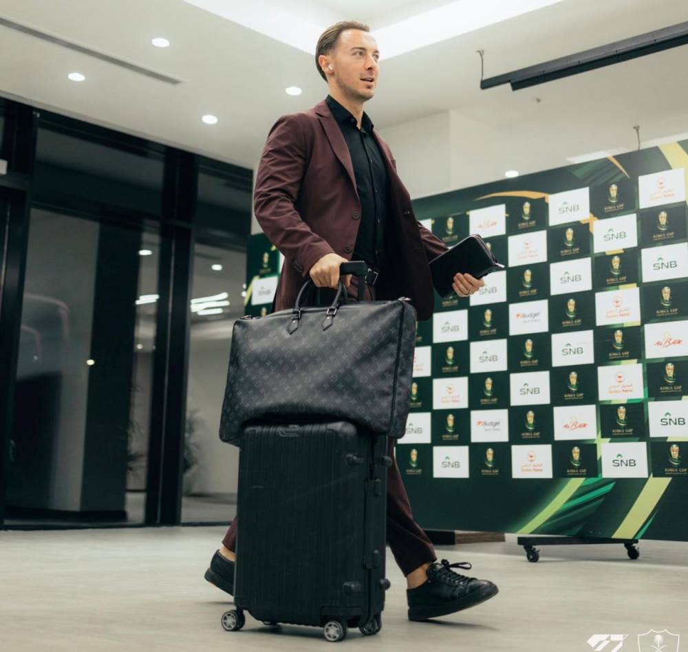 الألماني ماتياس يايسله مدرب فريق الأهلي لكرة القدم.