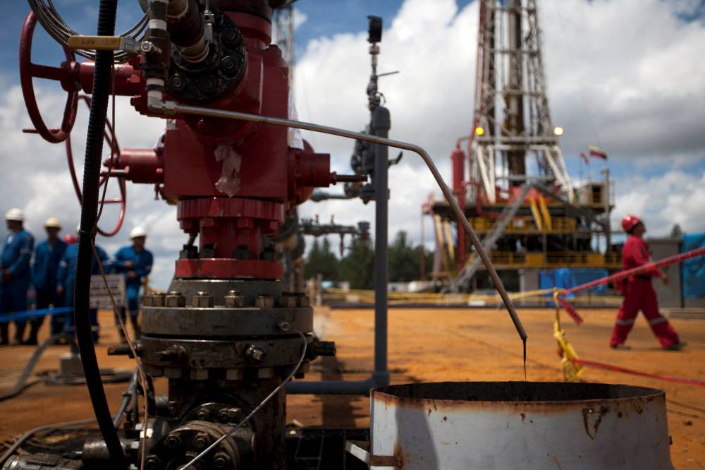 تراجعت العقود الآجلة لبرنت 4.9 %، إلى 73.75 دولار للبرميل. المصدر: رويترز