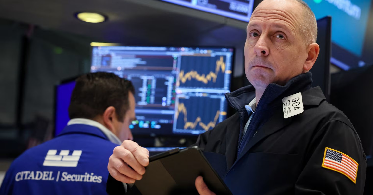 الأسهم الأمريكية تغلق متراجعة وسط ترقب تقرير الوظائف غدا