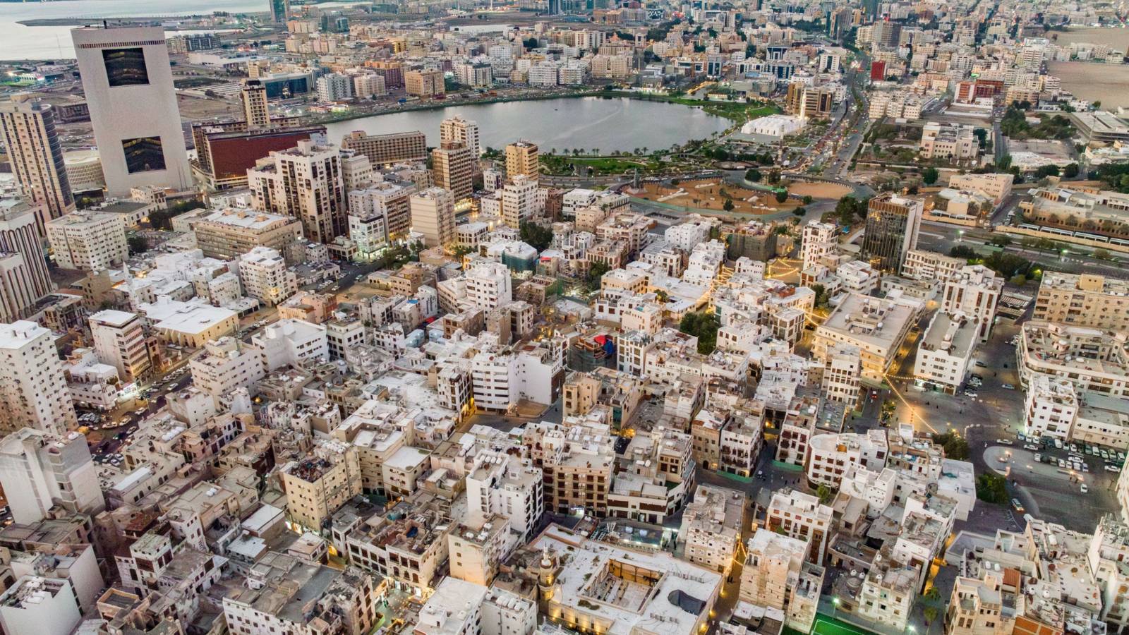 تجهيز وإعادة تأهيل 35 مبنى تراثيا في جدة التاريخية.