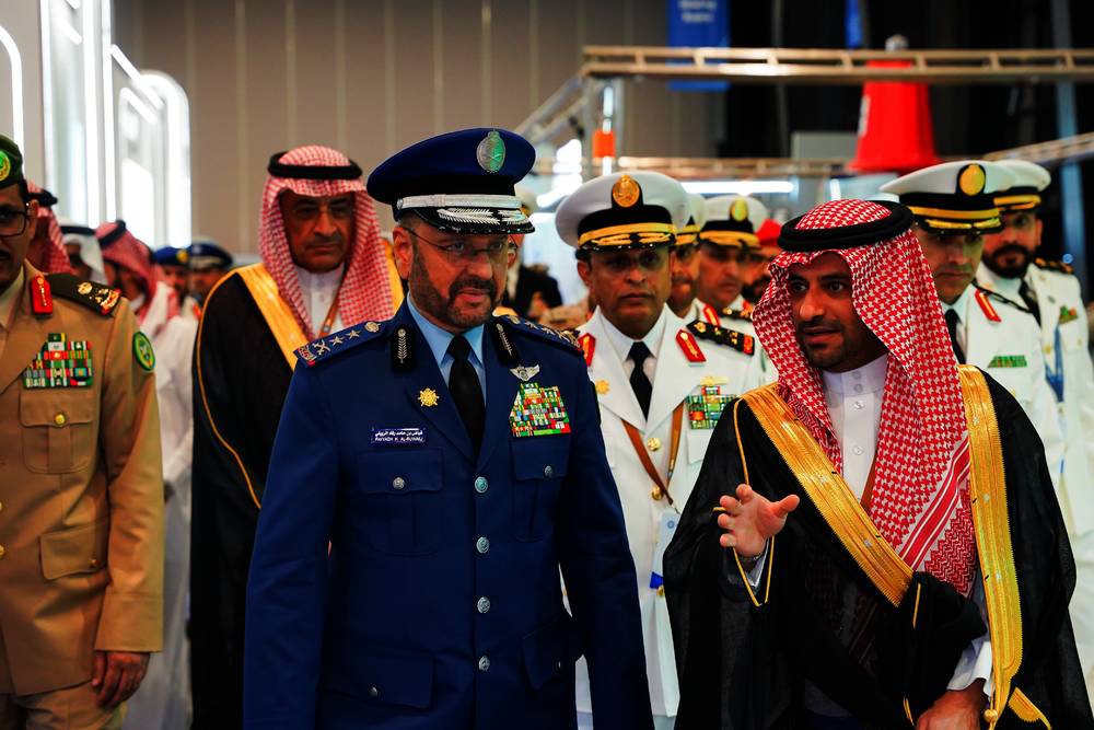 افتتح الملتقى بحضور عدد من مسؤولين ورؤساء الوفود.