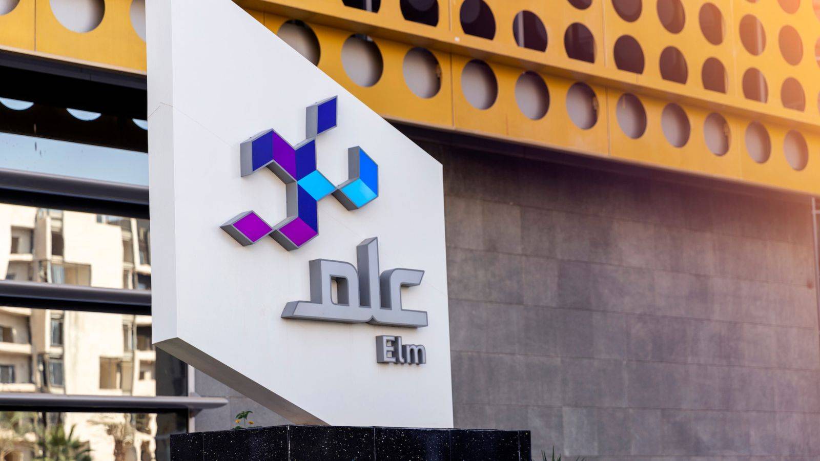 الدولار يتراجع بعد تقرير الوظائف الأمريكية واليورو يقفز 1.3 %