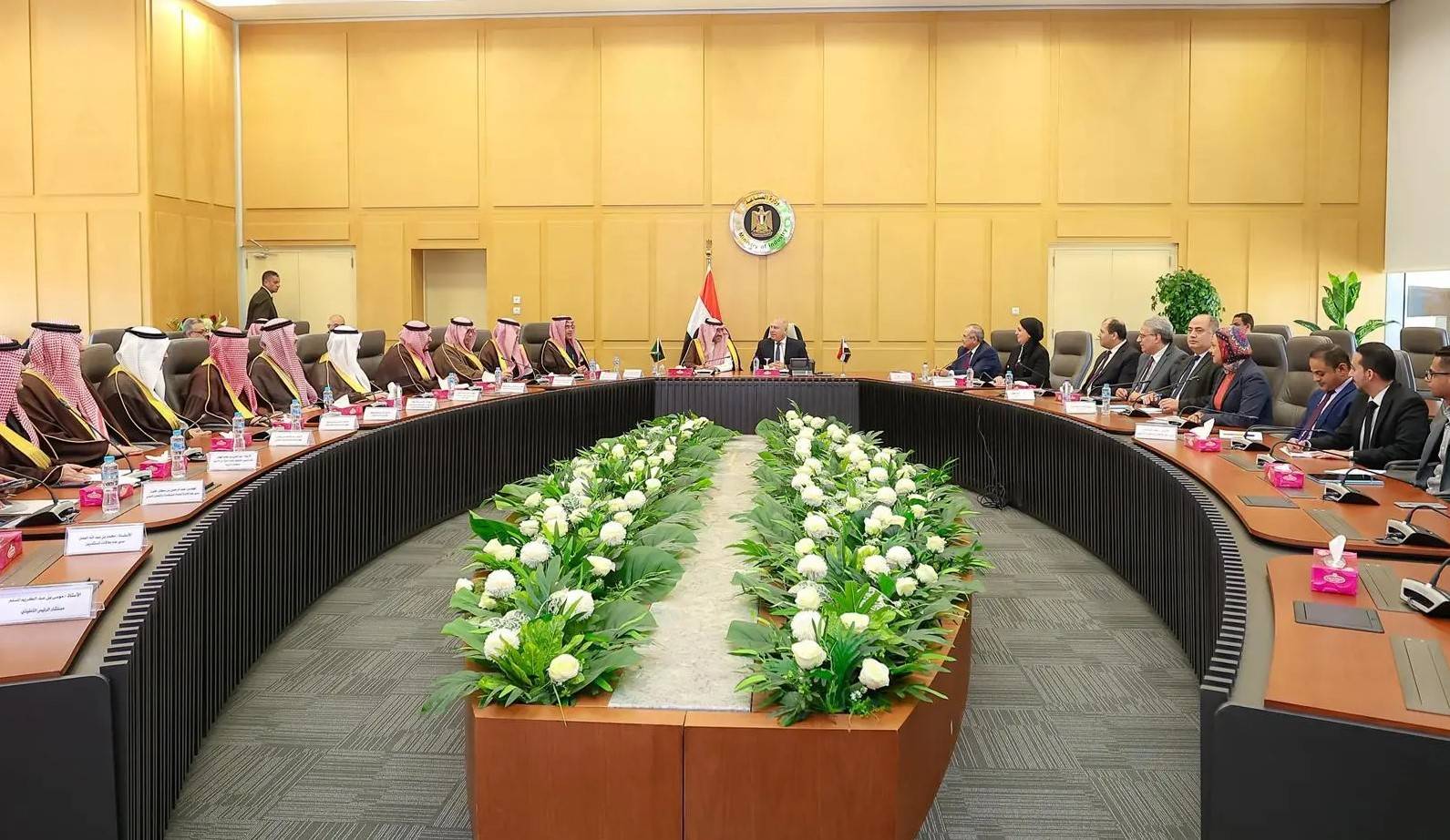 معركة سقف الدين الأمريكي تحمل في طياتها مخاطر كبيرة .. هل تستمر سياسة حافة الهاوية؟