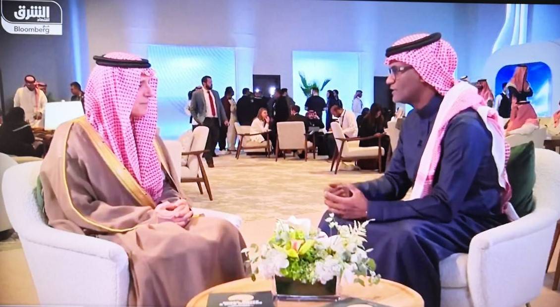 الجبير في حوار لـ"اقتصاد الشرق مع بلومبرغ" أجراه محمد البيشي رئيس تحرير الاقتصادية.