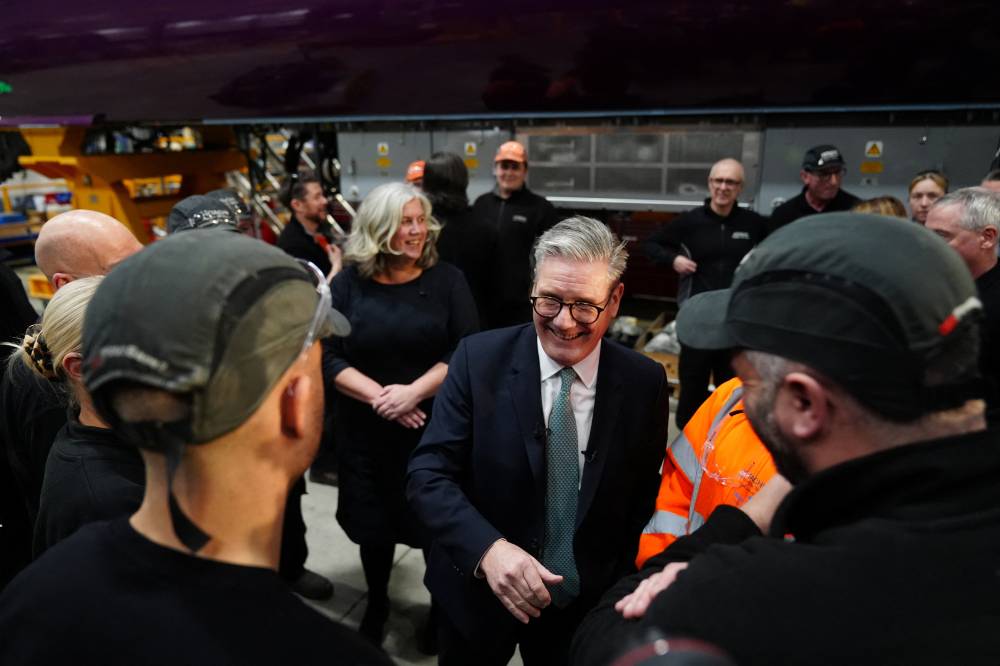 رئيس الوزراء البريطاني يزور السعودية اليوم. المصدر: رويترز