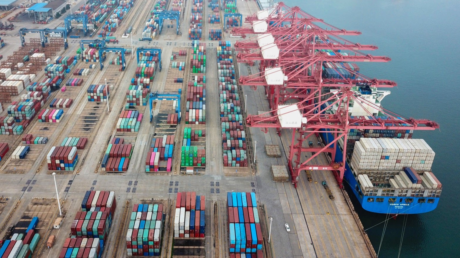 الصادرات السعودية غير النفطية تنمو 19.7 % خلال نوفمبر بدعم إعادة التصدير 