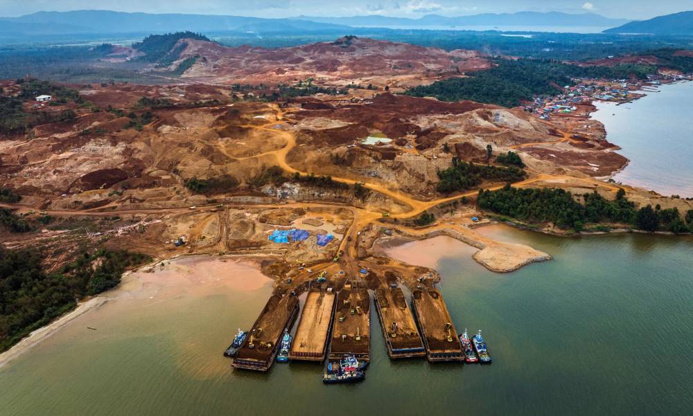 إلغاء ترمب حوافز المركبات الكهربائية يثير مخاوف أكبر دولة في احتياطيات النيكل