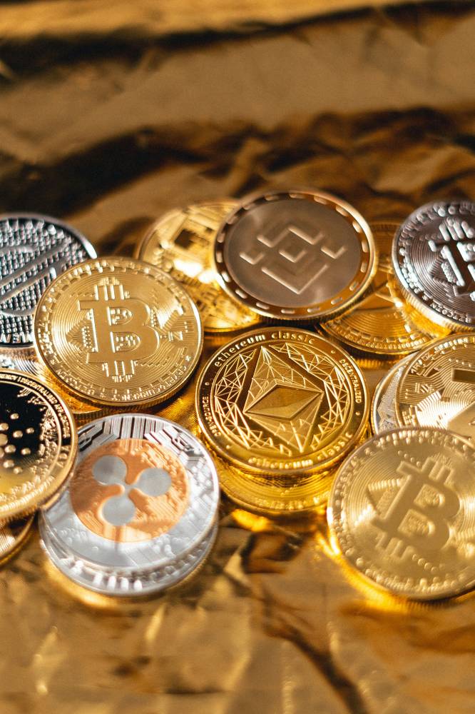 الذهب يتفوق على البيتكوين في 2025 .. ملاذ آمن يواجه أصلا مضاربيا