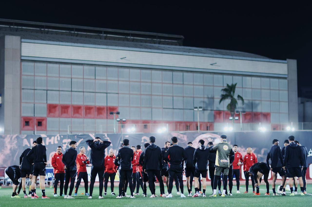 خسائر بمليارات الجنيهات والهبوط للدرجة الرابعة حال انسحاب الأهلي من الدوري المصري