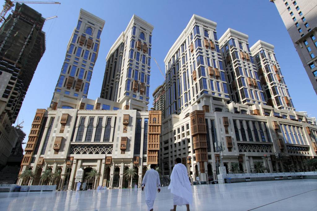 كم إجمالي الأراضي المبيعة من شركة جبل عمر منذ 2020 والأرباح المحققة؟