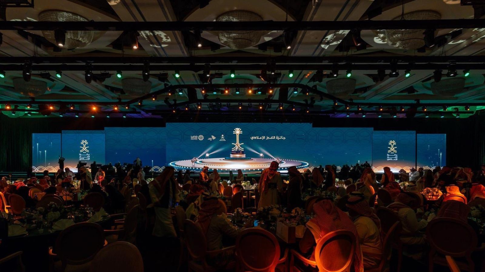 "الاقتصادية" تتأهل للقائمة النهائية لمسار الحوار الصحافي لجائزة التميز الإعلامي 2024