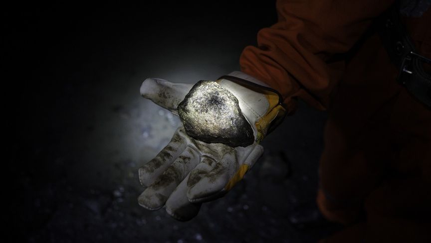 ترمب يخطط لإصدار أمر تنفيذي يسمح بتخزين المعادن الحرجة