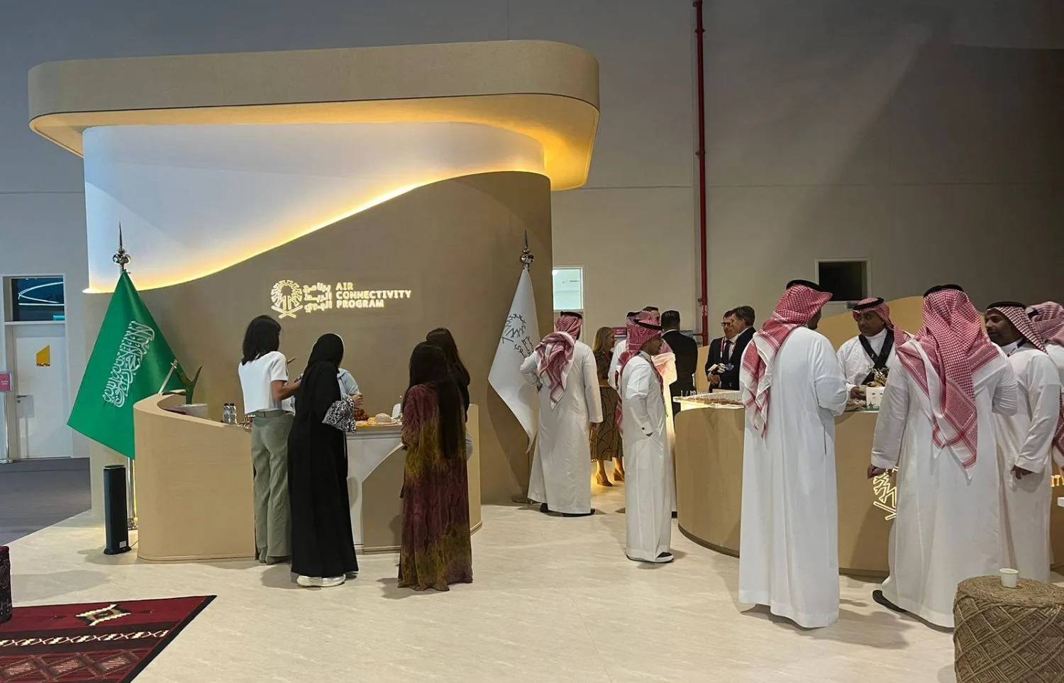 برنامج الربط الجوي: إضافة أكثر من 700 ألف مقعد للعمرة والزيارة من أوروبا وآسيا