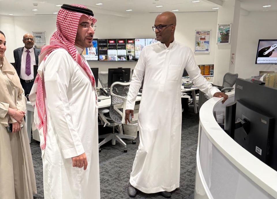 رئيس تحرير «عرب نيوز» يزور «الاقتصادية» ويبحث آليات التعاون والشراكة