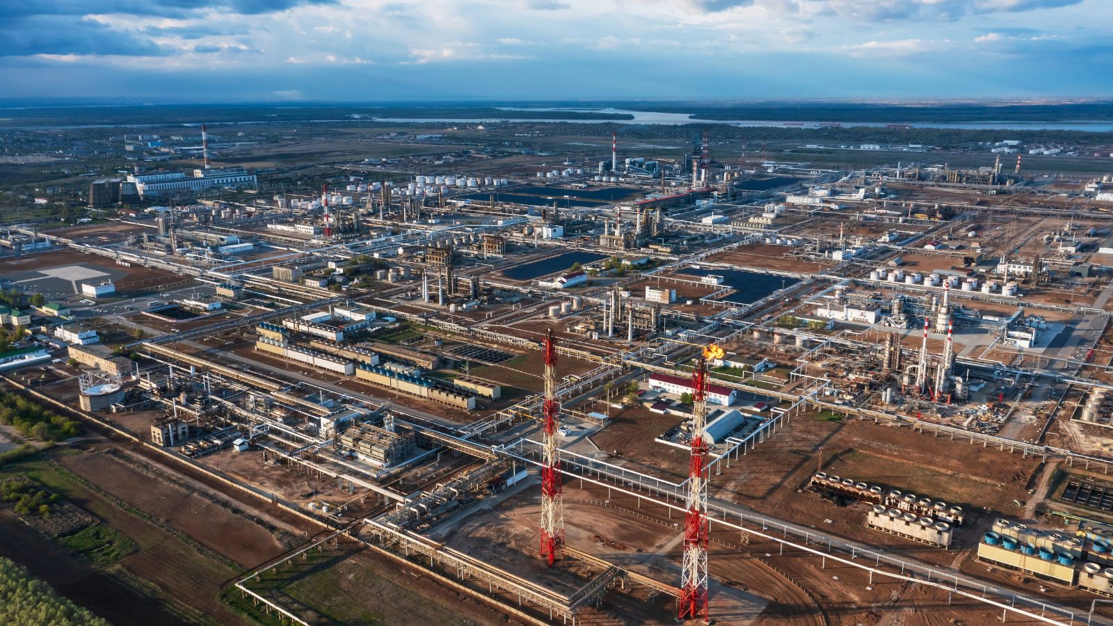 استقرار أسعار النفط قبل إعلان ترمب عن الرسوم الجمركية