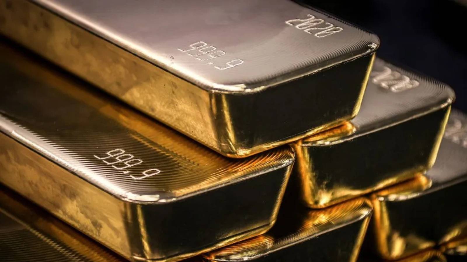 اتفاق تجاري منتظر بين واشنطن وبكين يفقد الذهب بريقه بتراجعه 1%