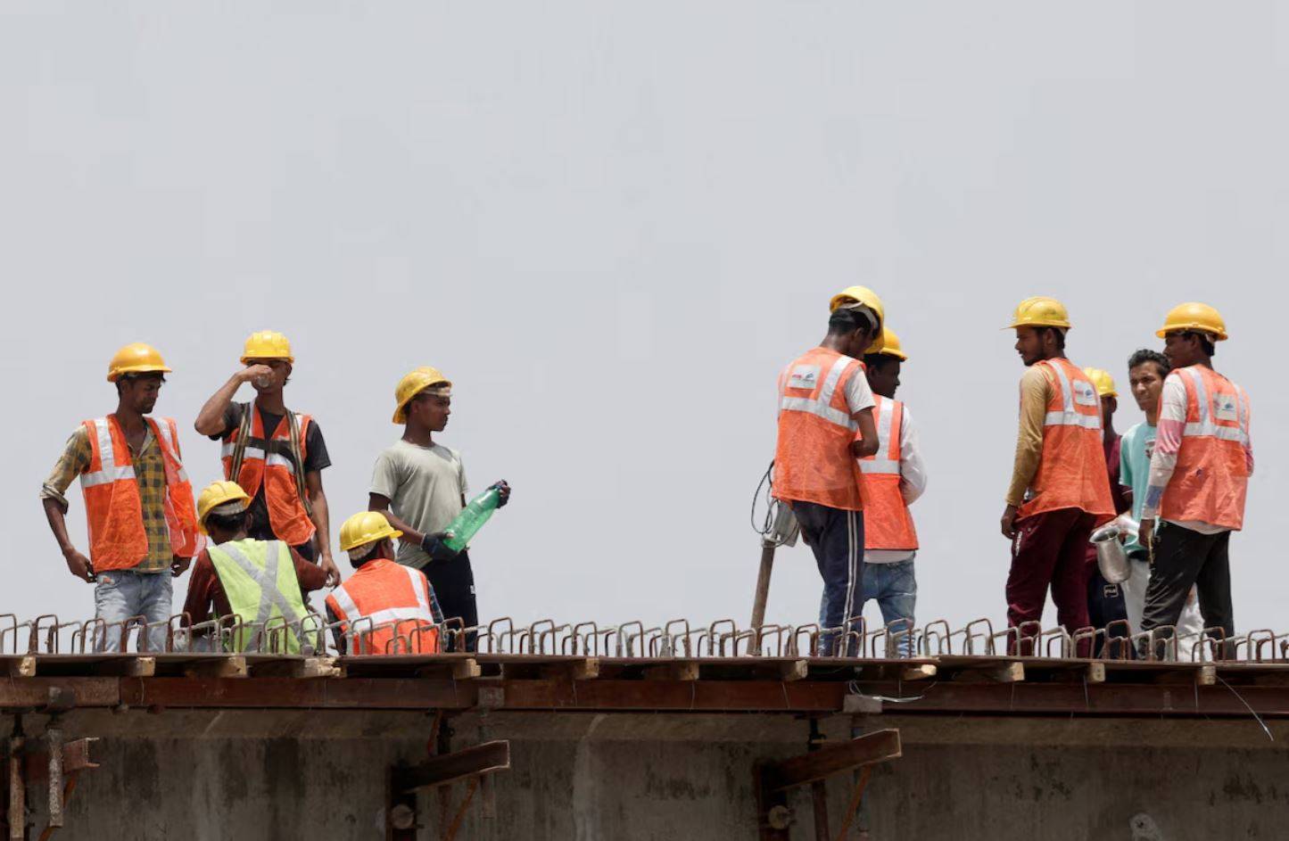 السفير الهندي لـ"الاقتصادية": شراكة نفطية جديدة و2.7 مليون عامل هندي في السعودية