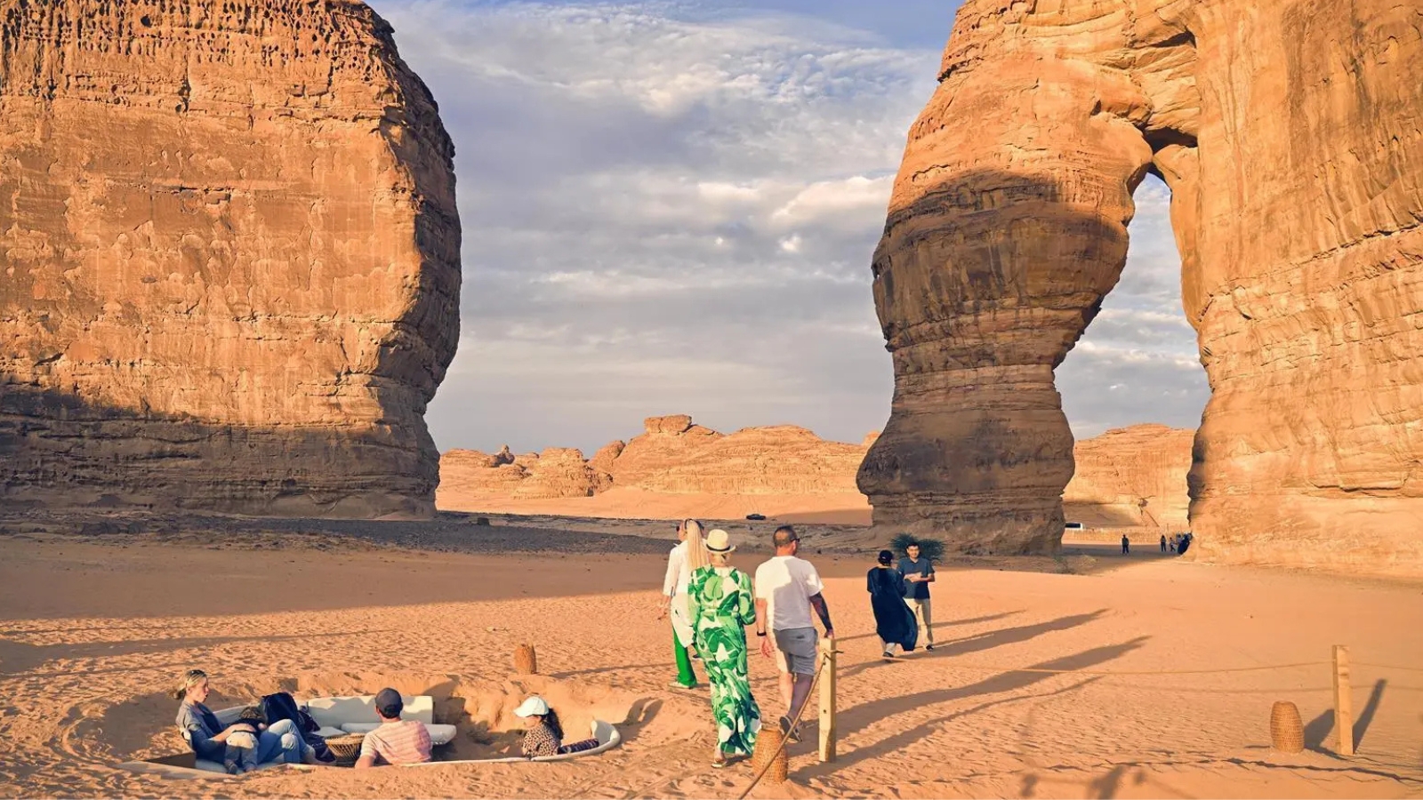 من الحرمين إلى الدرعية والعلا.. السياح الأجانب ينفقون 800 مليار ريال في 9 أعوام