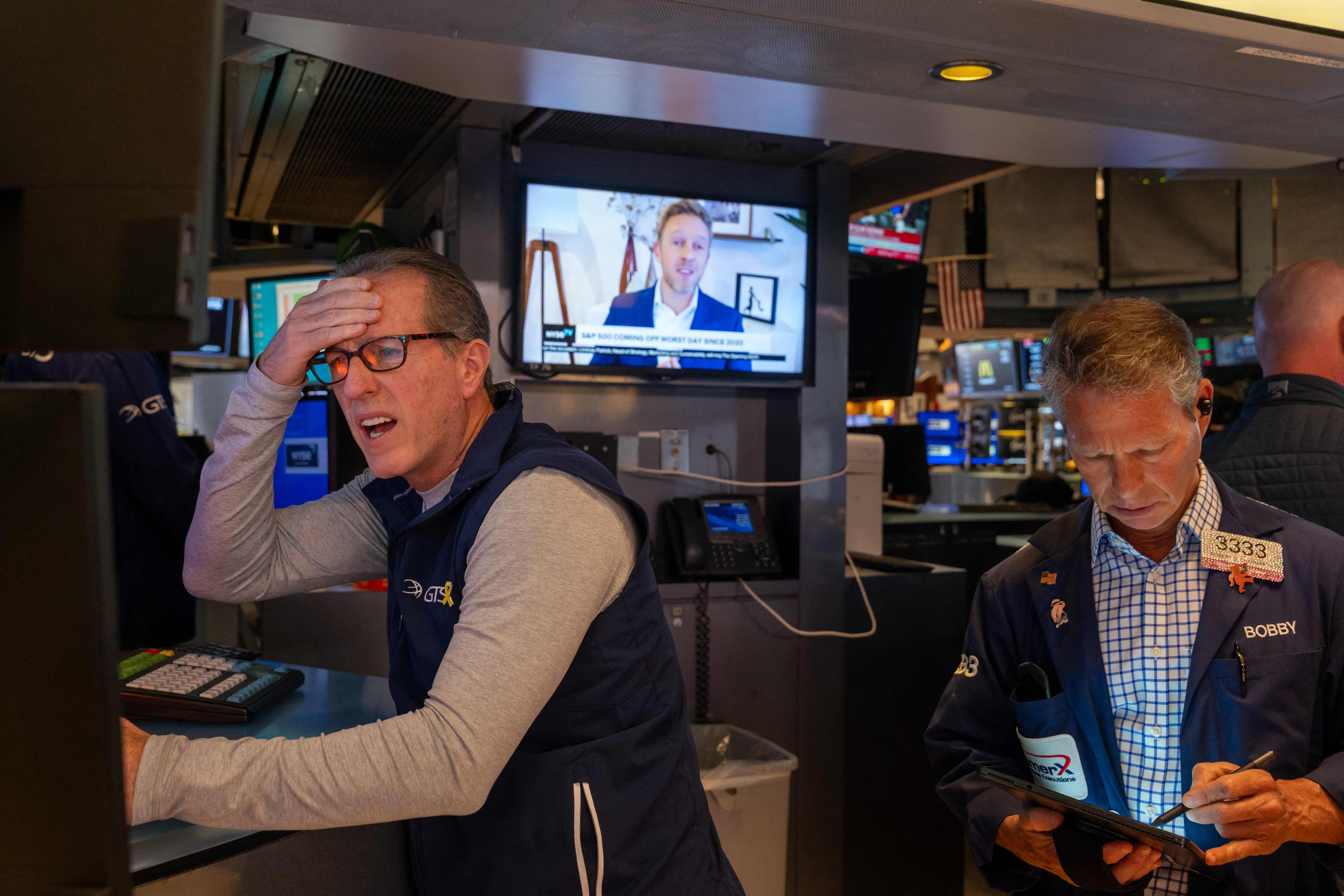 تداعيات رسوم ترمب .. موجات بيع حادة في أسواق الأسهم وأسعار النفط عند قاع 4 أعوام 