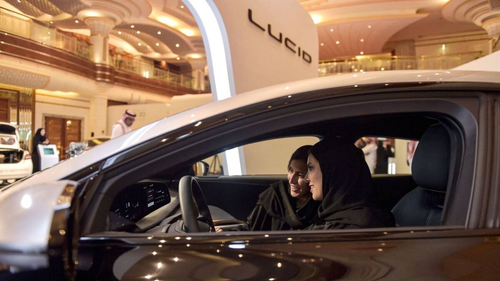 "لوسيد" تغلق طرح سندات بـ 1.1 مليار دولار بدعم من صندوق الاستثمارات العامة