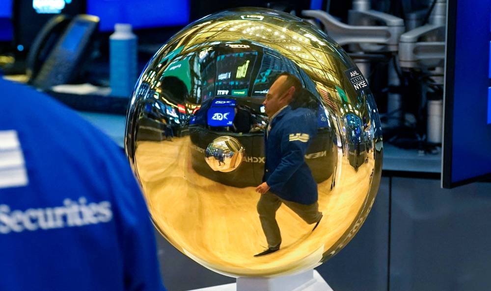 «وول ستريت» حصلت على ما تريد .. فلماذا أنهت الأسبوع منخفضة؟