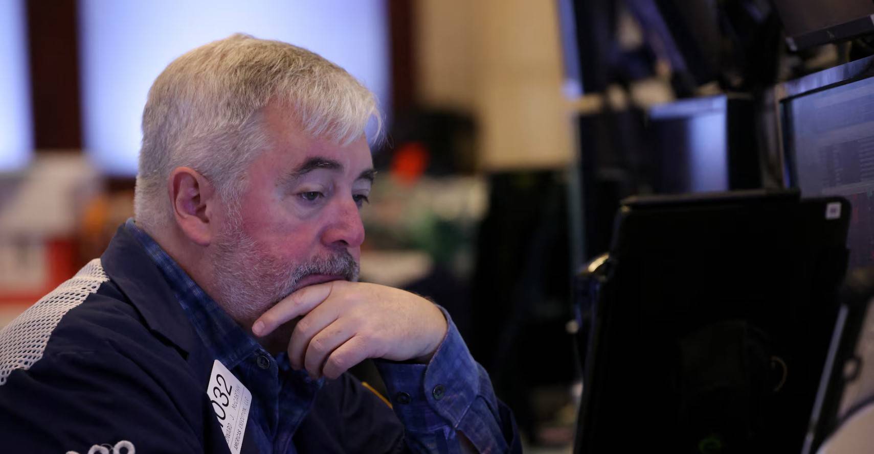 الأسهم الأمريكية تغلق منخفضة مع الضبابية بشأن الاتفاقات التجارية