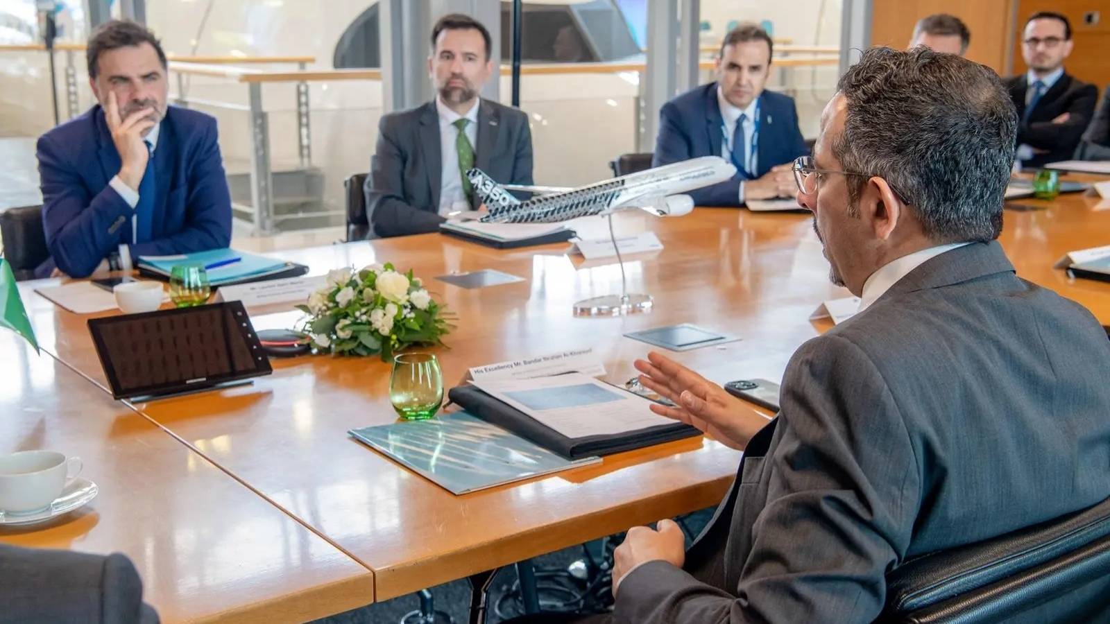 السعودية تبحث توطين صناعة وصيانة الطيران والأقمار الصناعية مع "إيرباص"