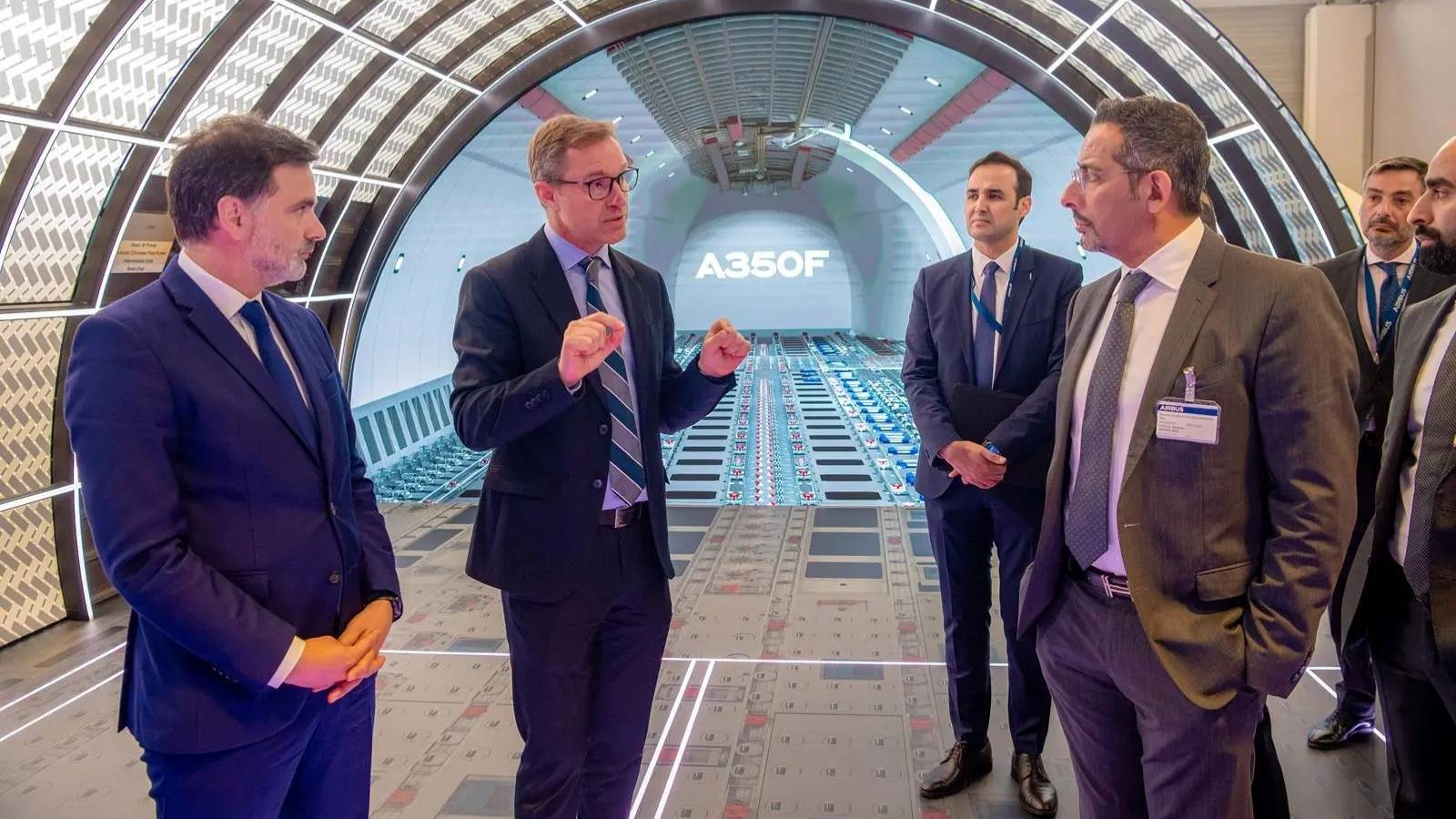 السعودية تبحث توطين صناعة وصيانة الطيران والأقمار الصناعية مع "إيرباص"