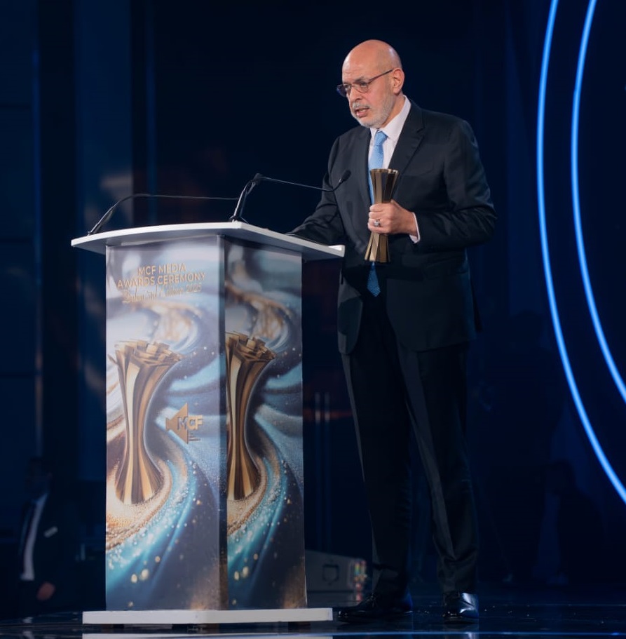 تكريم نبيل الخطيب بـ "جائزة الإنجاز مدى الحياة" في حفل جوائز مؤسسة مي شدياق للإعلام