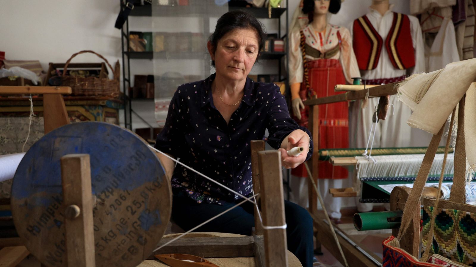 خيوط الحرير في ألبانيا من الانقراض إلى الازدهار