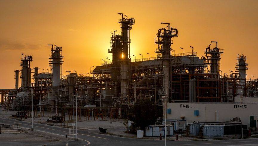 ترمب يثير الحيرة بتحول مفاجئ إزاء شراء الصين للنفط الإيراني