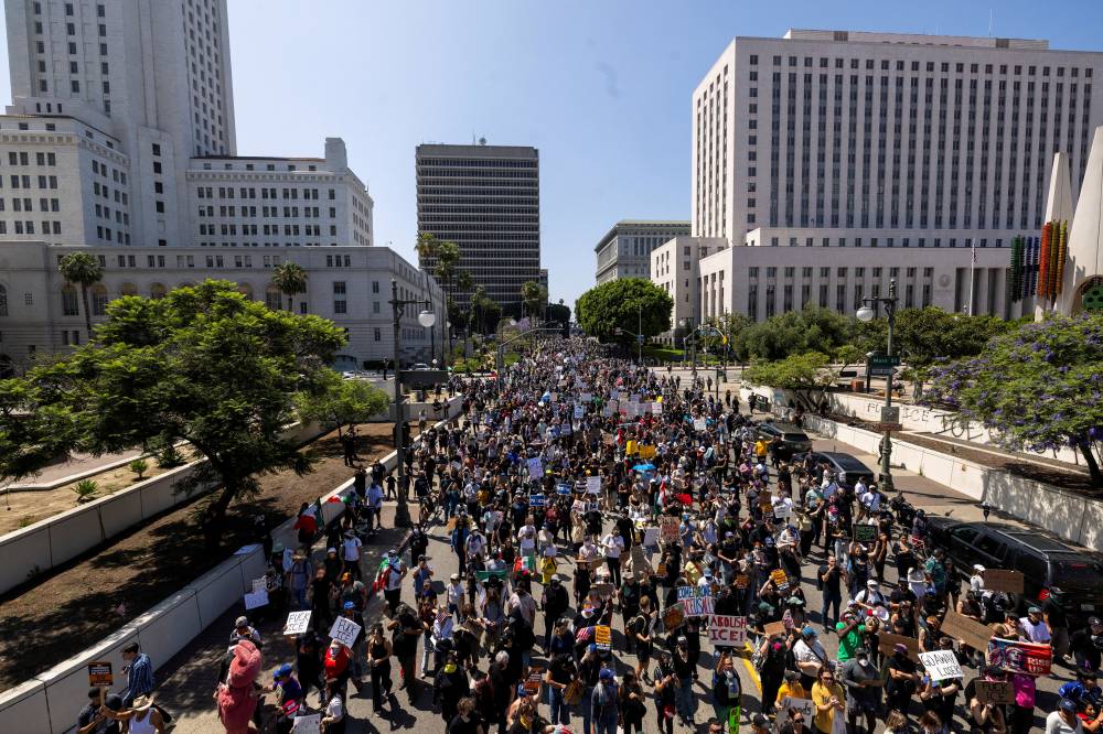 الهجرة تهدد موطن التكنولوجيا الأمريكية.. 3.5 مليون مقيم غير شرعي في كاليفورنيا