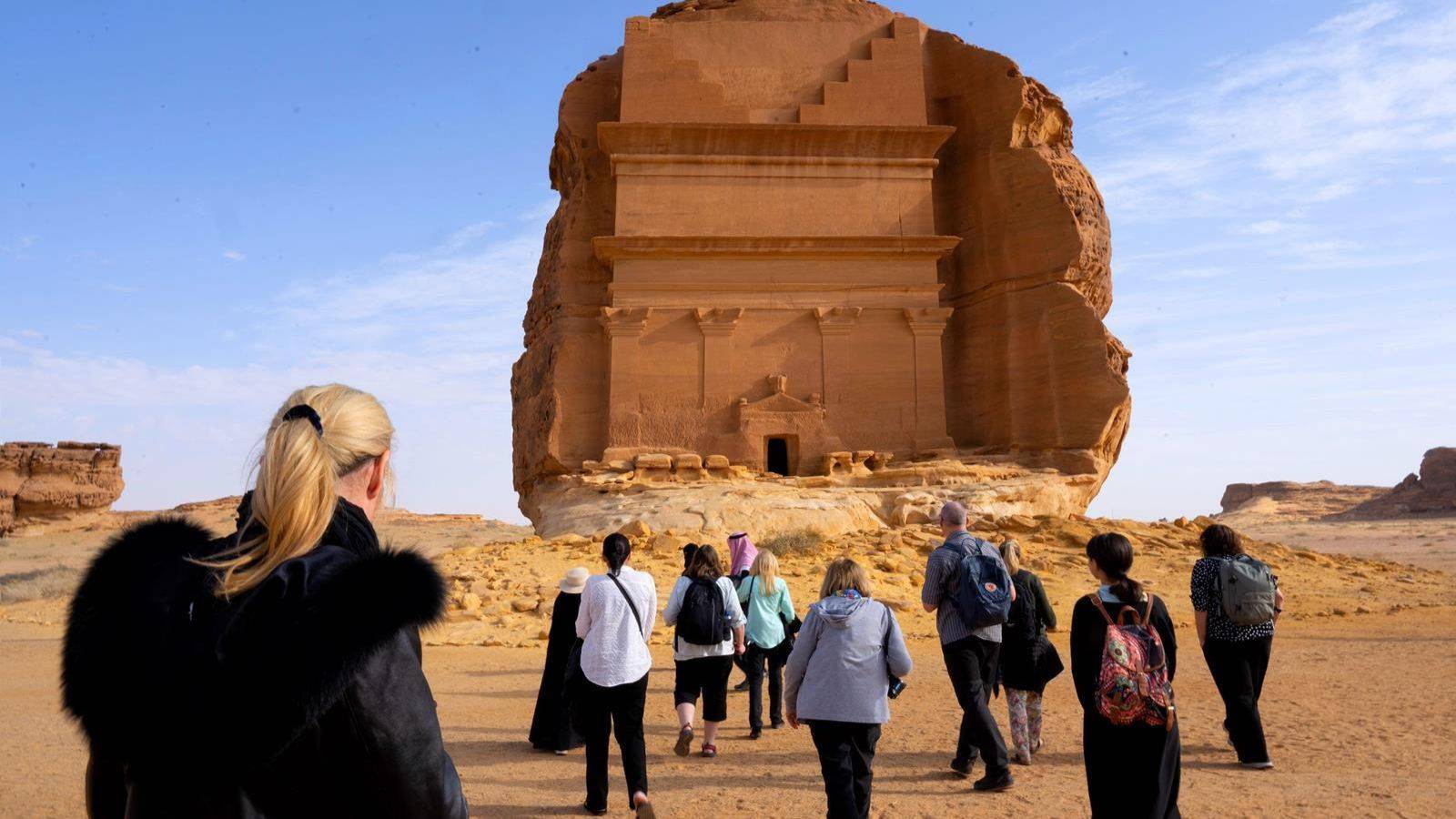 الأسهم السعودية تفقد مستويات 10800 نقطة .. والسيولة الأقل منذ فبراير 2020